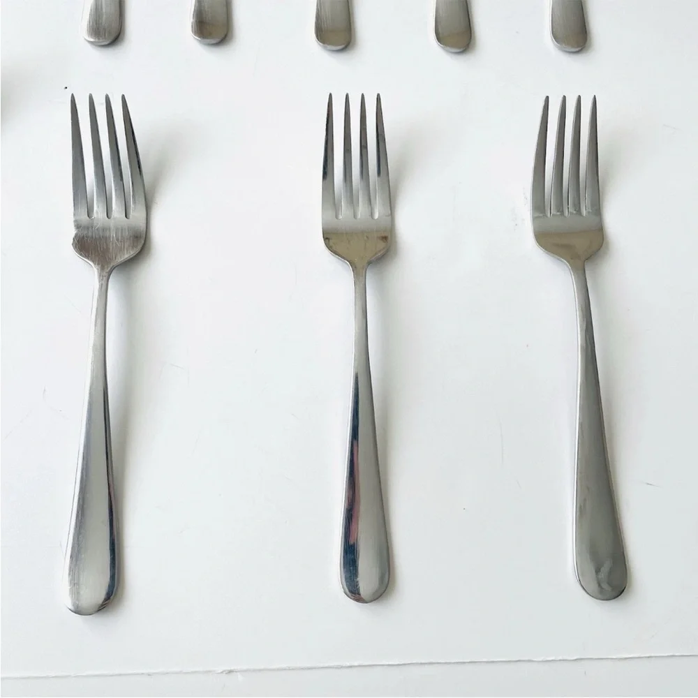 Reed & Barton Stainless 18/0 Flatware 16 Pieces
